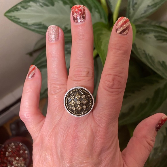 Premier Designs Ring With Magnetic Interchangeable Center Pieces. Size 7 - Picture 4 of 5